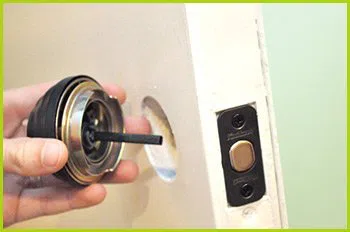 Expert Locksmith Services Chicopee, MA 413-248-8904 - 12-changing-locks