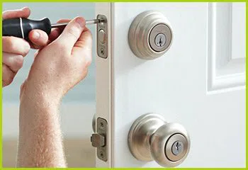 Expert Locksmith Services Chicopee, MA 413-248-8904 - 13-new-locks-installation